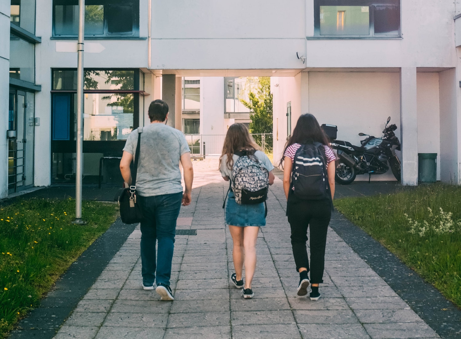 students alt masthead